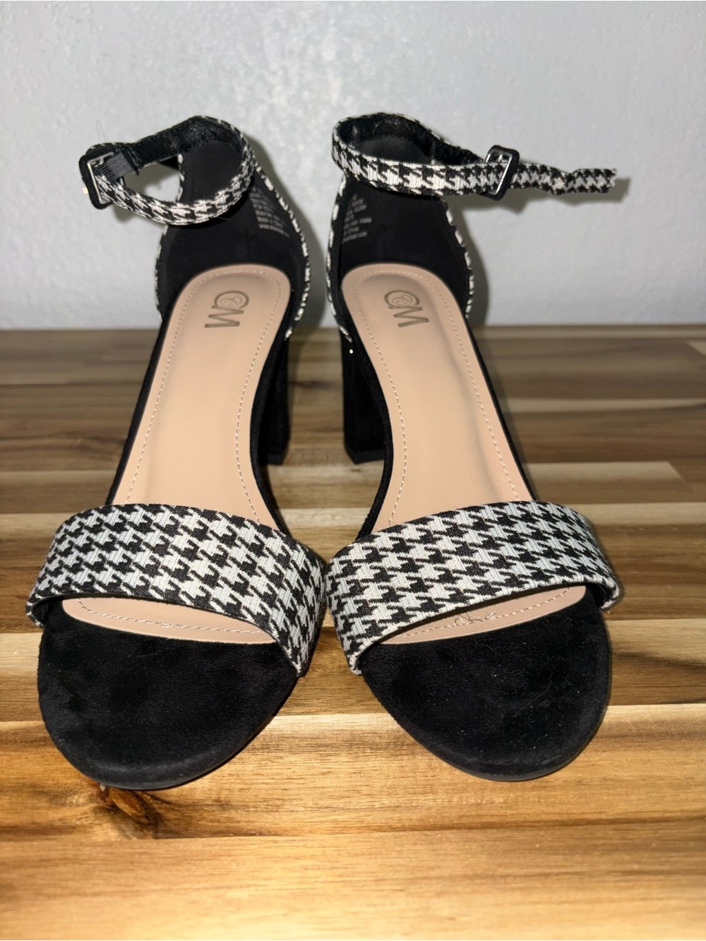 GLO jeans Black and White Houndstooth Block Heel Sandals